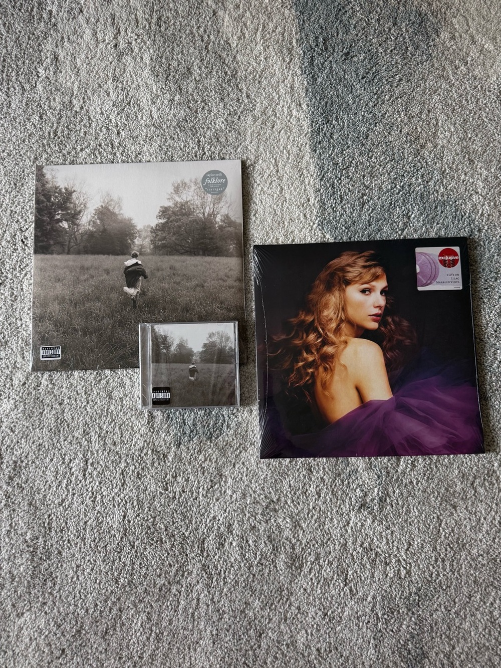 Taylor Swift: "running like water" + "Speak Now (Taylor's Version)" vinyls